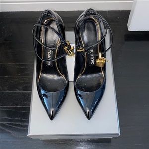 Tom Ford Padlock Pumps